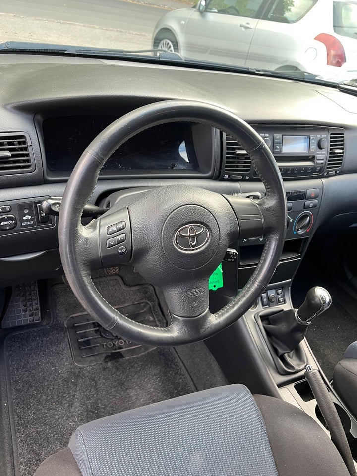 Toyota Corolla 1,6 Luna 5d
