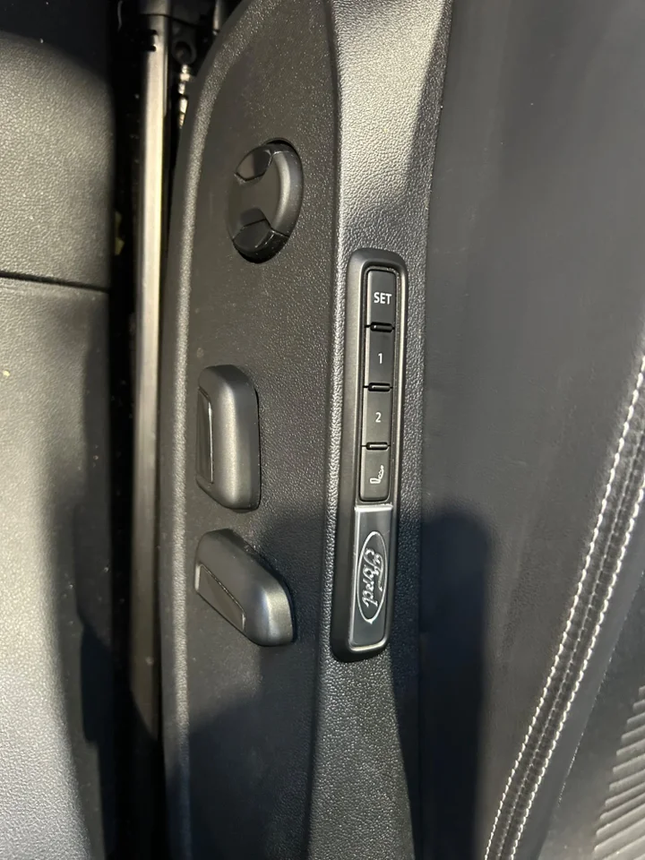 Ford Explorer 79 Premium Extended Range AWD 5d