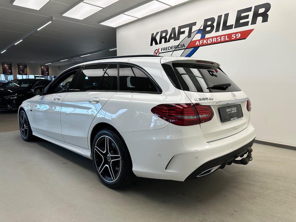 Mercedes C300 de 2,0 AMG Line stc. aut. 5d