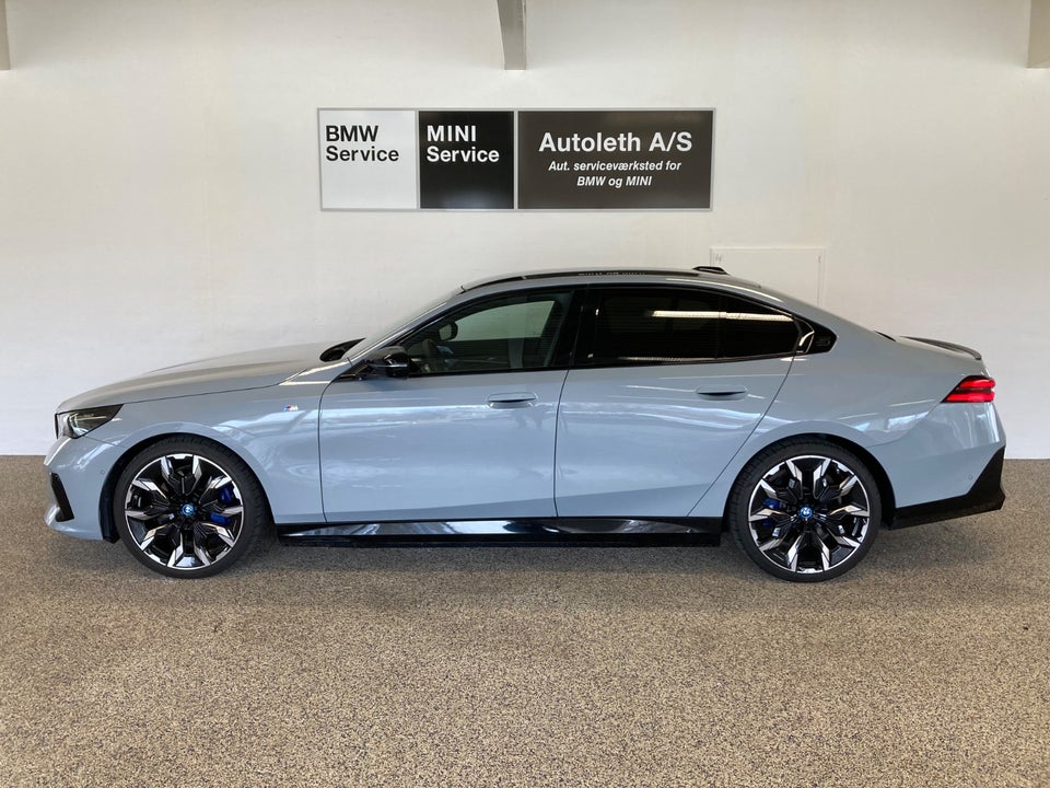 BMW i5 M60 xDrive 4d