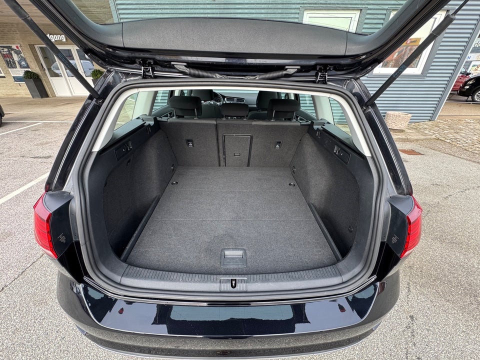 VW Golf VII 1,5 TSi 130 Comfortline Variant 5d