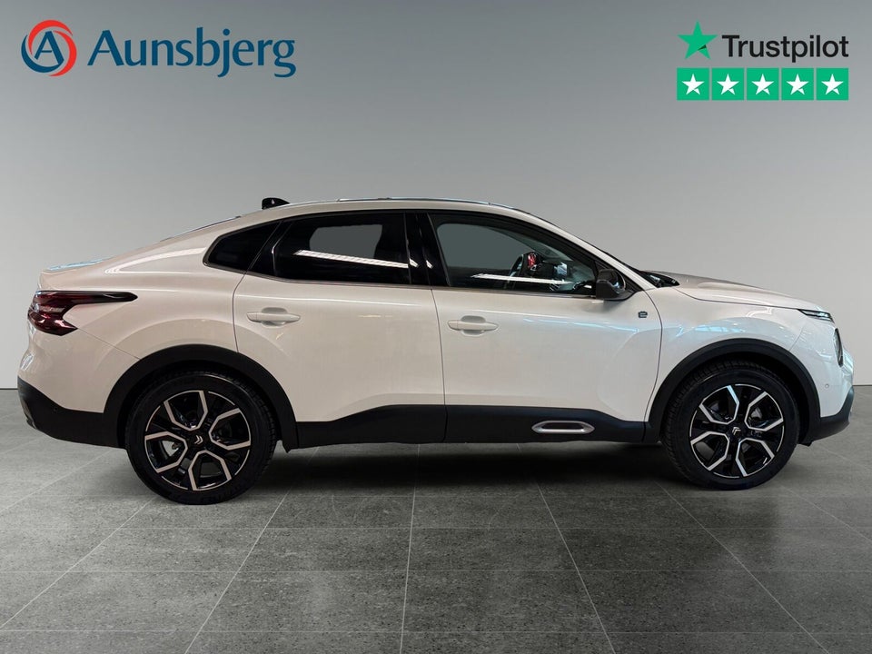 Citroën ë-C4 X 50 Shine 4d