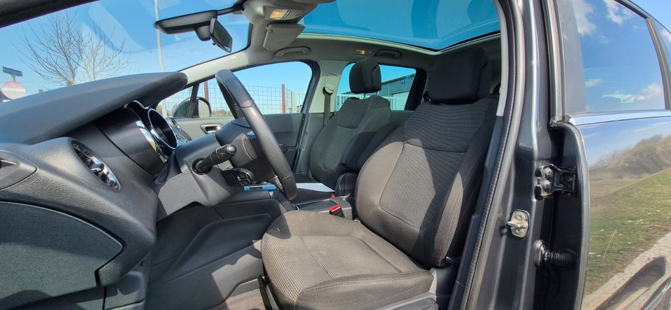 Peugeot 5008 2,0 HDi 150 Premium 7prs 5d