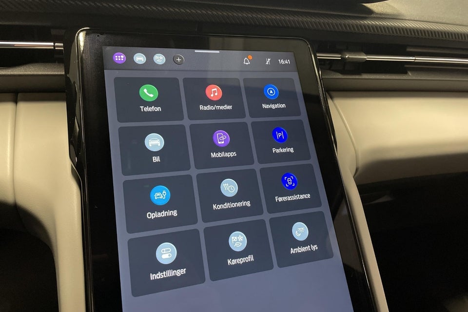 Ford Explorer 82 Premium Extended Range 5d