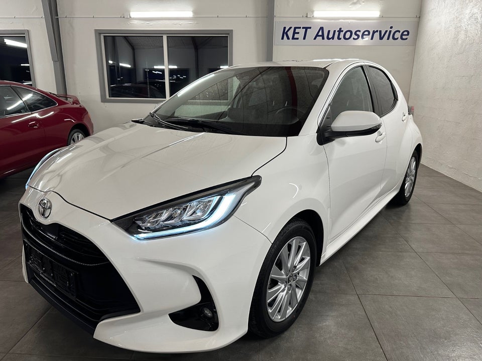 Toyota Yaris 1,5 Active Tech+ 5d