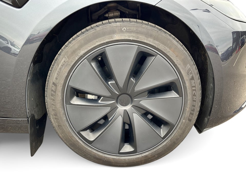 Tesla Model 3 Long Range AWD 4d
