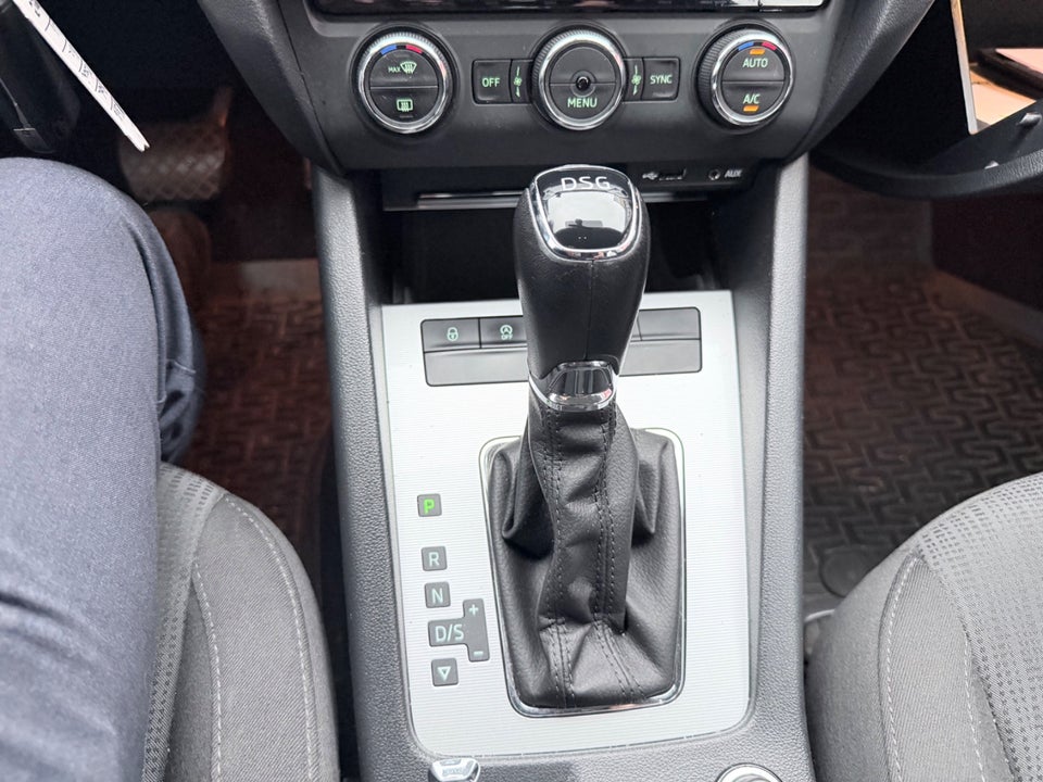 Skoda Octavia 1,6 TDi 110 Ambition DSG 5d