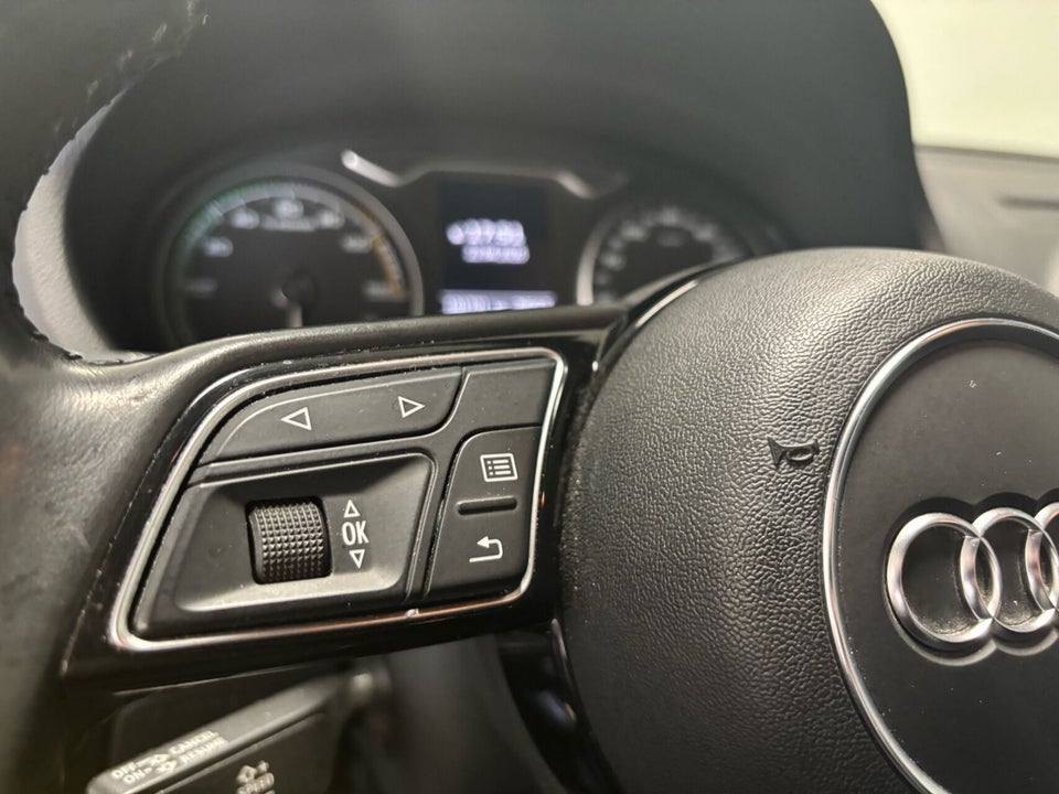 Audi A3 1,4 e-tron Sportback S-tr. 5d