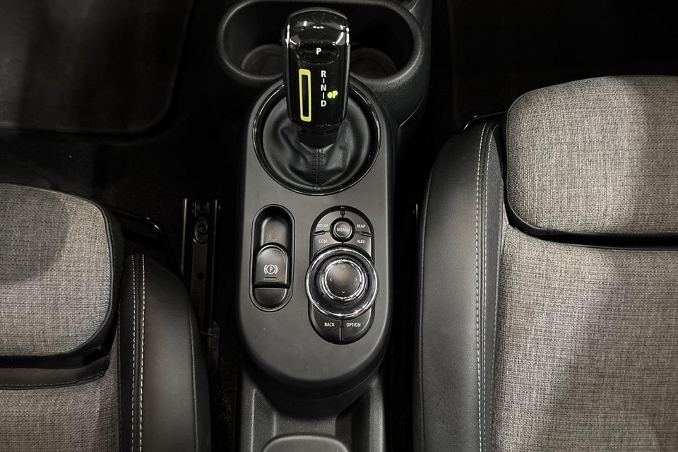 MINI Cooper SE Classic Trim 3d