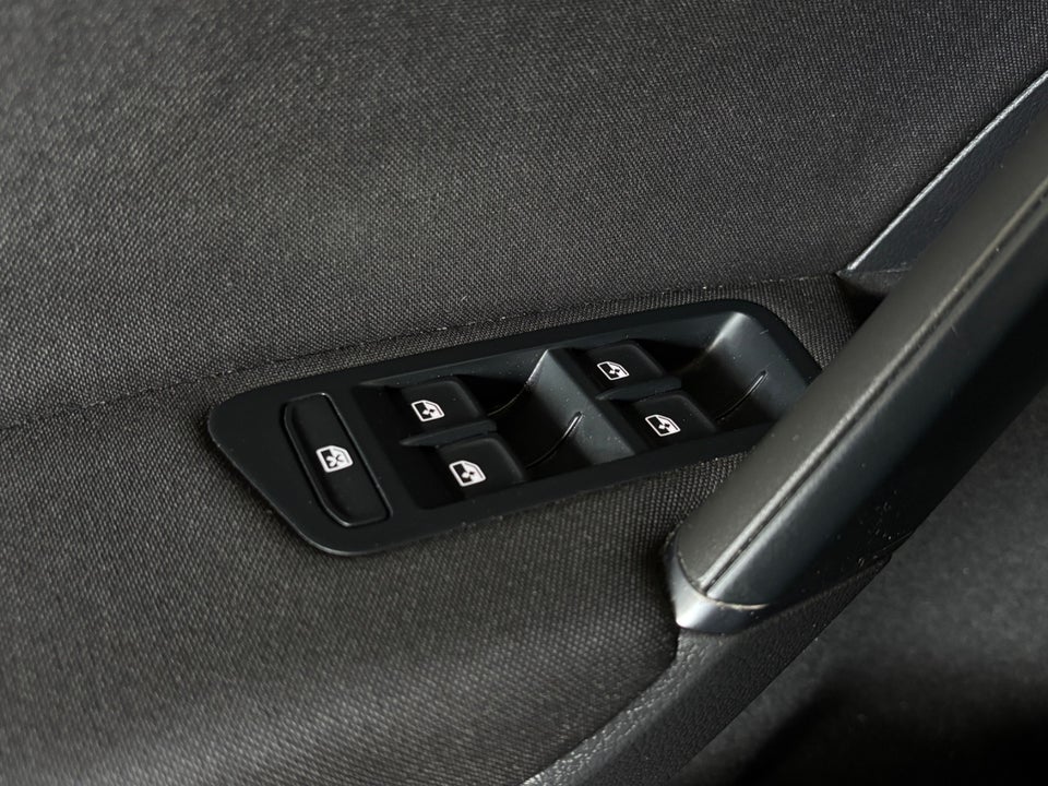 VW Golf VII 1,5 TSi 130 Highline Variant DSG 5d