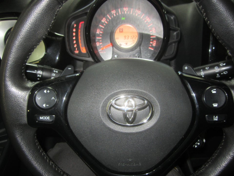 Toyota Aygo 1,0 VVT-i x-cellence x-shift 5d