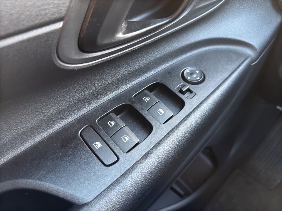 Hyundai i20 1,0 T-GDi Essential DCT 5d