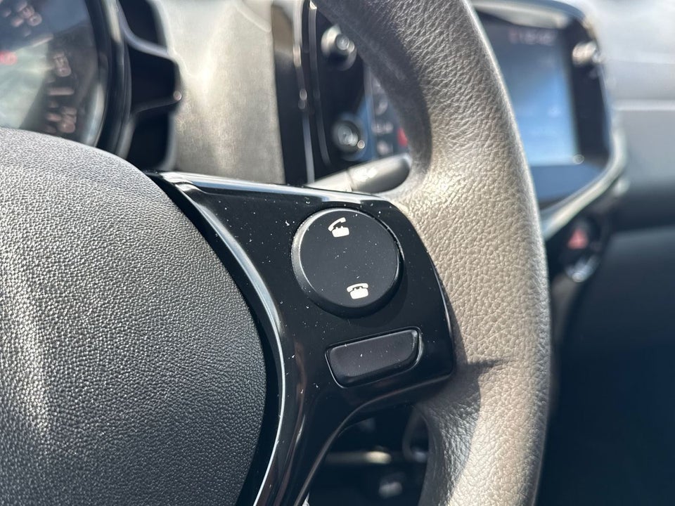 Citroën C1 1,0 VTi Shine 5d