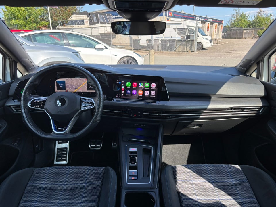 VW Golf VIII 1,4 GTE DSG 5d