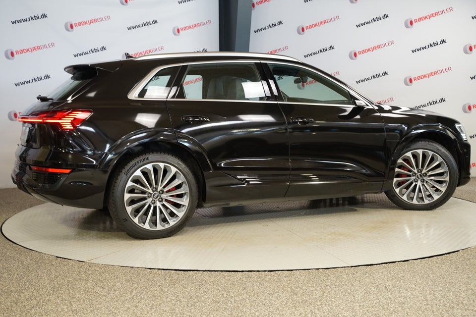 Audi Q8 e-tron 55 S-line quattro 5d