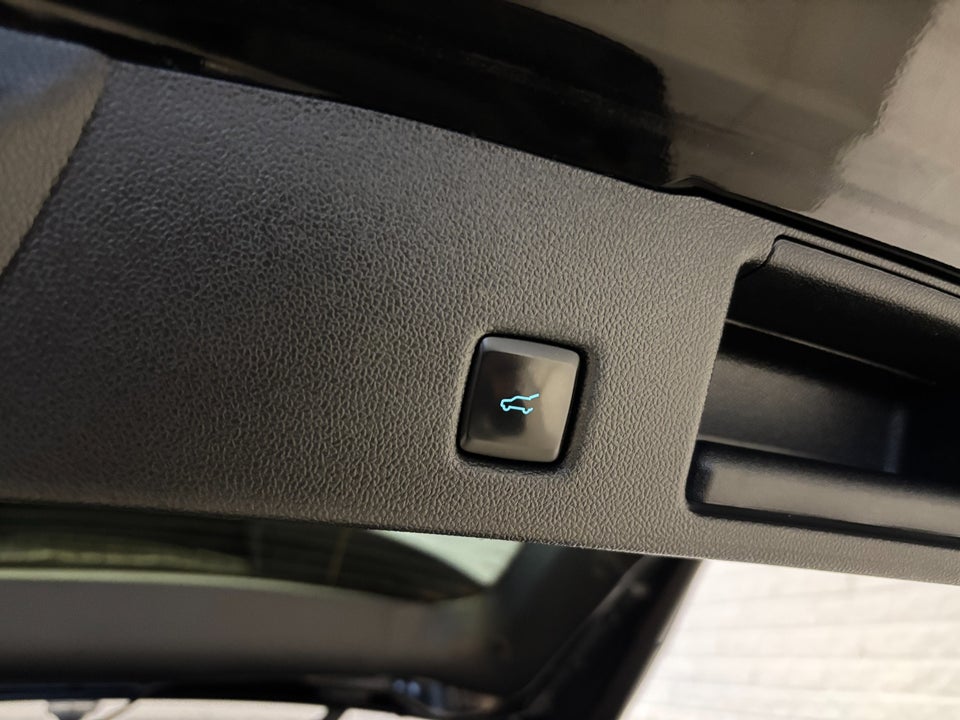 Ford Kuga 2,5 PHEV Vignale CVT 5d