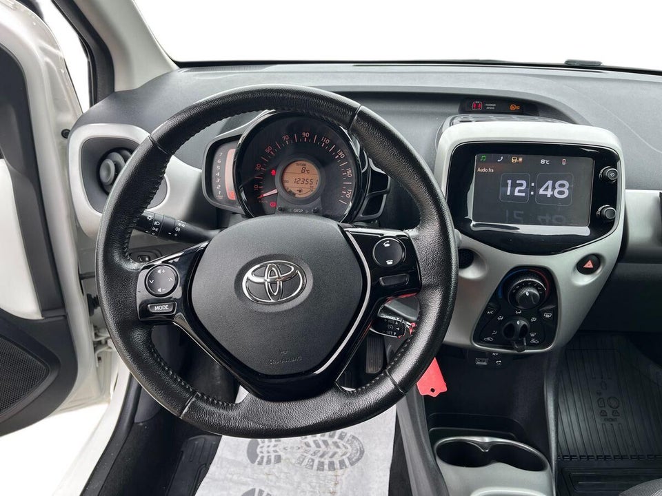 Toyota Aygo 1,0 VVT-i x-sky 5d