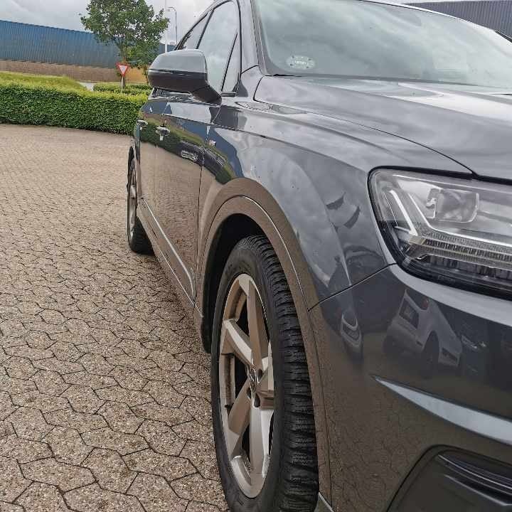 Audi Q7 3,0 TDi 272 S-line quattro Tiptr. 7prs 5d