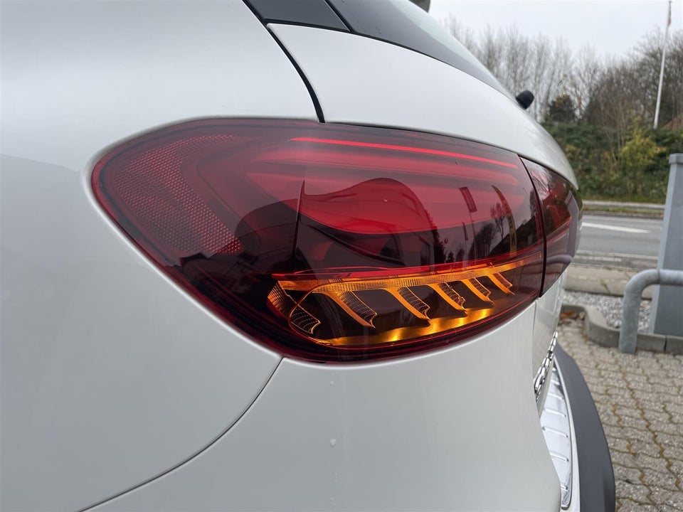 Mercedes EQA300 Progressive 4Matic 5d