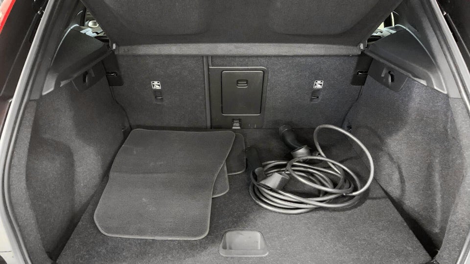 Volvo XC40 P6 ReCharge Core 5d