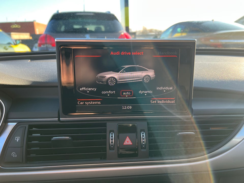 Audi A6 3,0 TDi 218 S-line S-tr. 4d