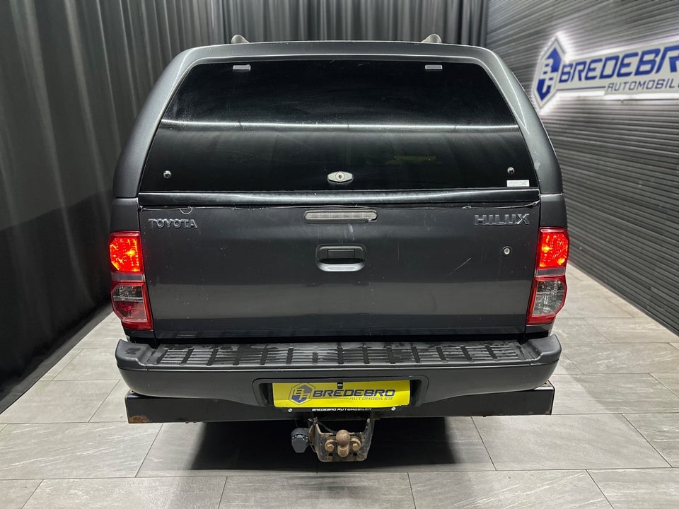 Toyota HiLux 2,5 D-4D 144 Db.Kab 4x4 T2 4d