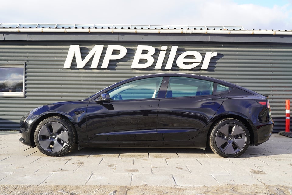 Tesla Model 3 RWD 4d