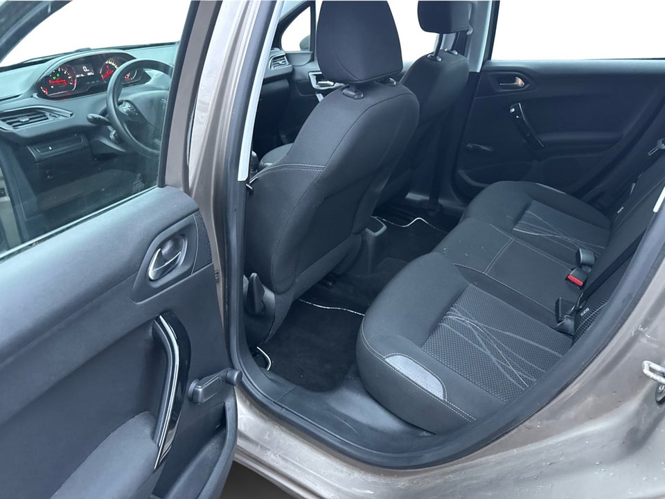 Peugeot 208 1,2 VTi 82 Active GO 5d