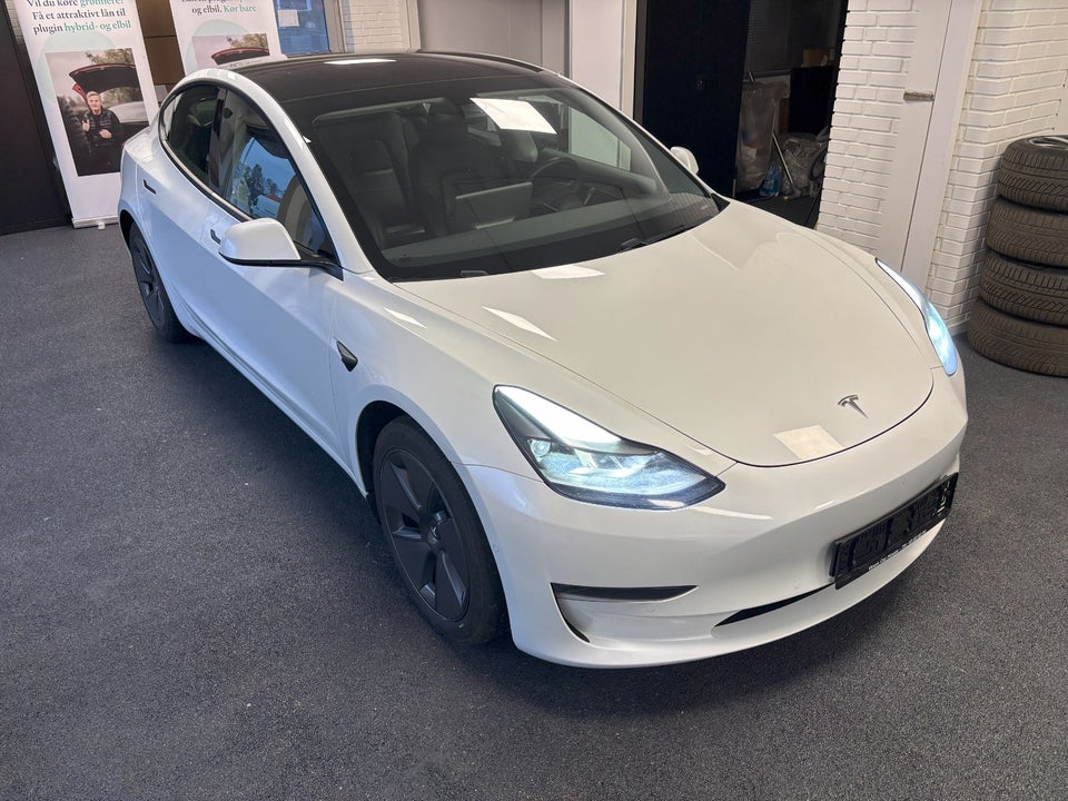 Tesla Model 3 Long Range AWD 4d