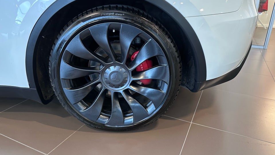 Tesla Model Y Performance AWD 5d