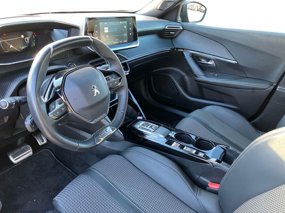 Peugeot e-2008 50 GT 5d