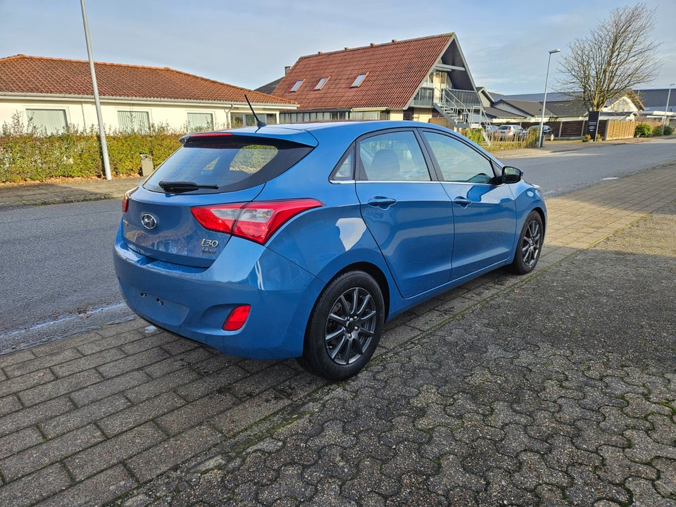 Hyundai i30 1,6 CRDi 110 Style Eco 5d