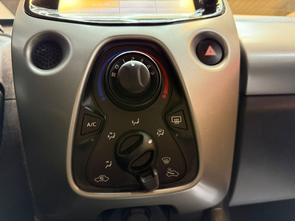 Toyota Aygo 1,0 VVT-i x-touch 5d