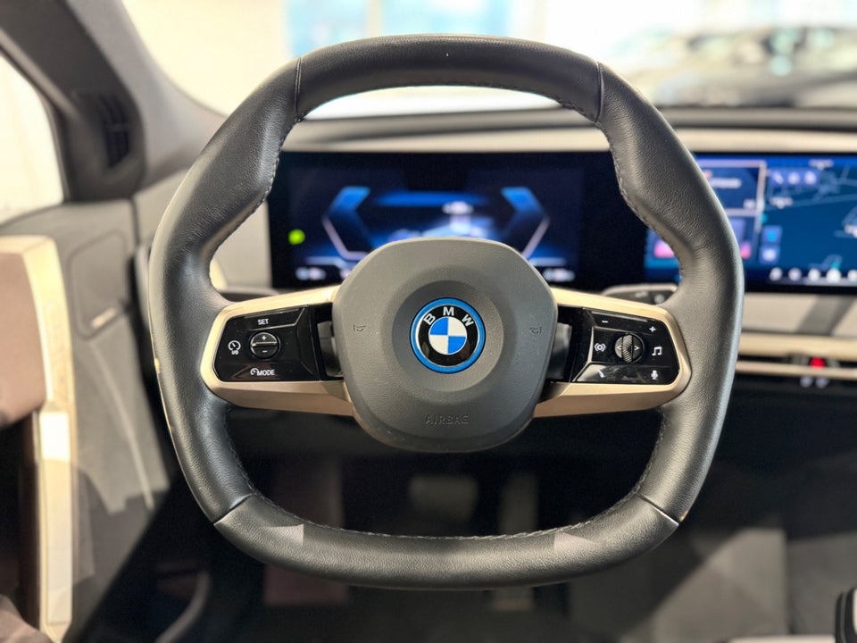 BMW iX xDrive40 Supercharged 5d
