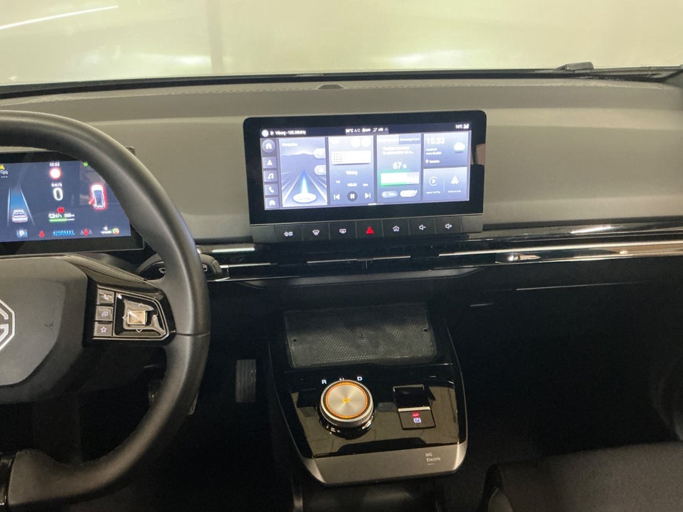 MG 4 77 Luxury Extended Range 5d