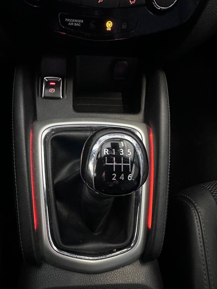 Nissan Qashqai 1,6 Dig-T 163 Tekna 5d