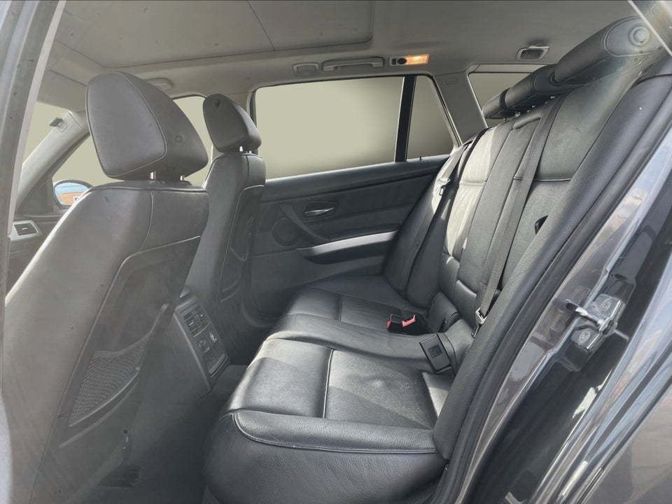 BMW 325i 2,5 Touring 5d