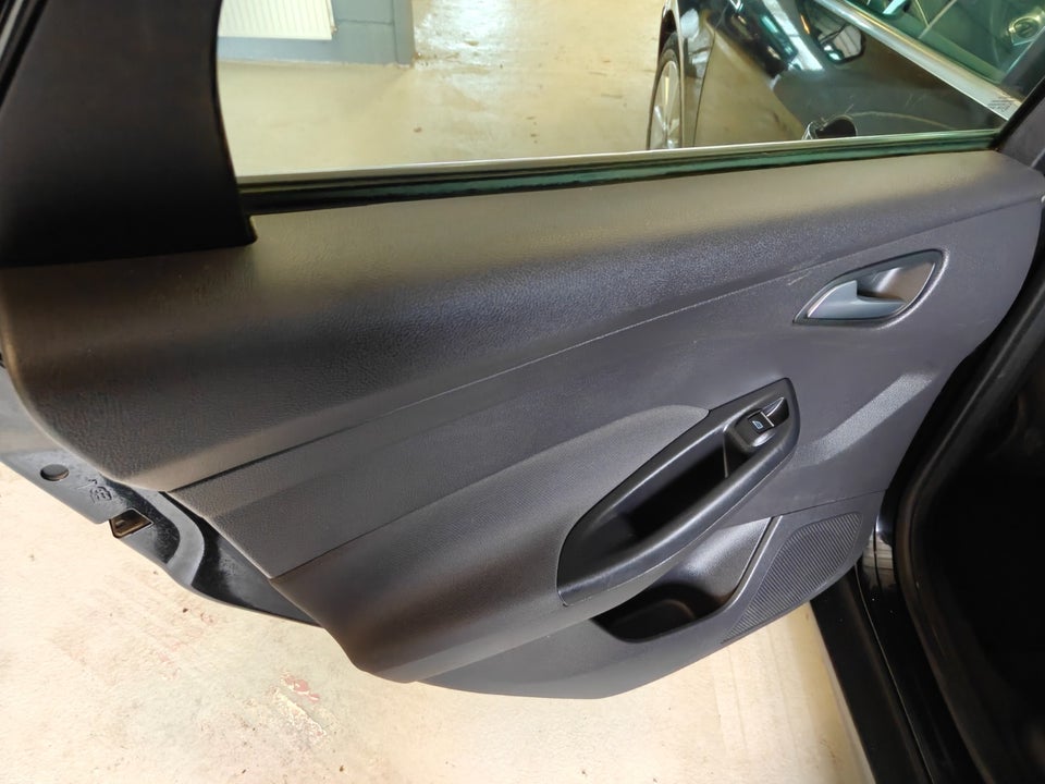 Ford Focus 1,6 TDCi 115 Titanium stc. 5d