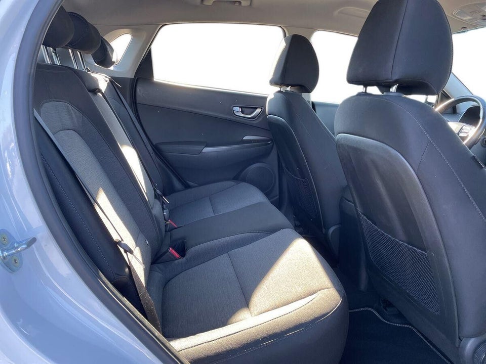 Hyundai Kona 39 EV Select 5d
