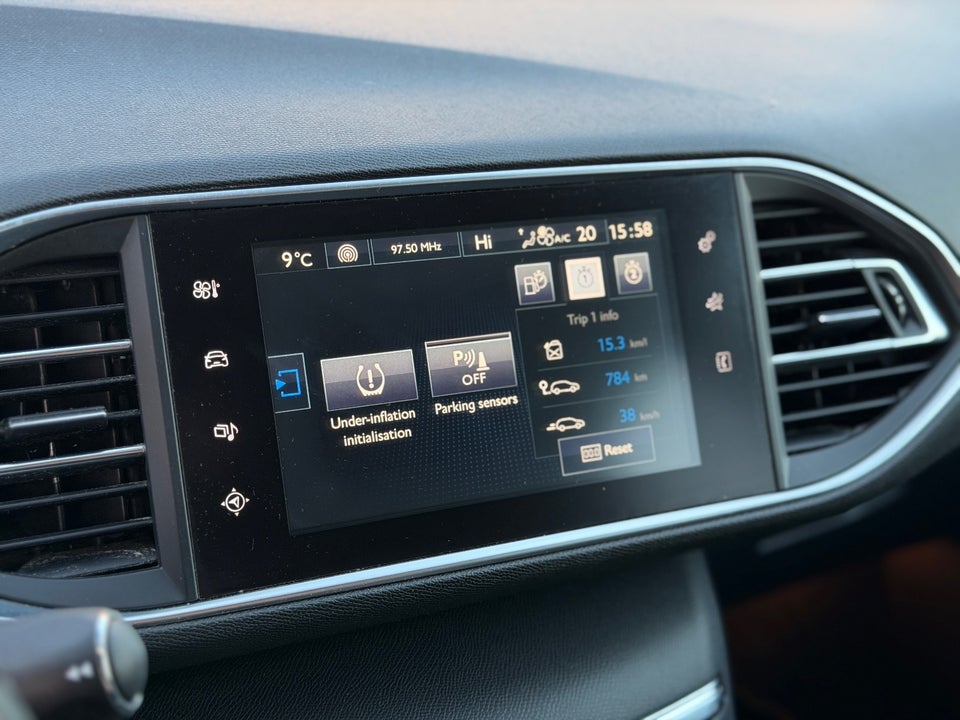 Peugeot 308 1,2 e-THP 130 Allure SW 5d