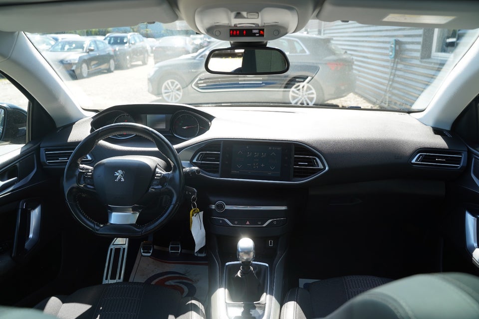 Peugeot 308 1,6 BlueHDi 120 Allure Sky SW 5d