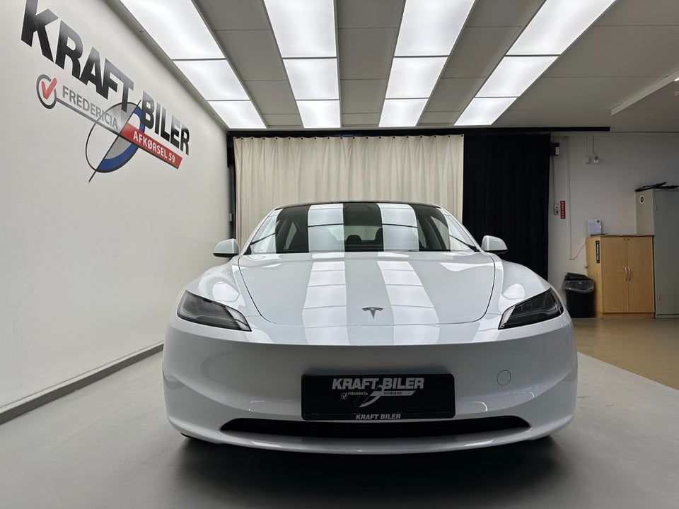 Tesla Model 3 Long Range AWD 4d