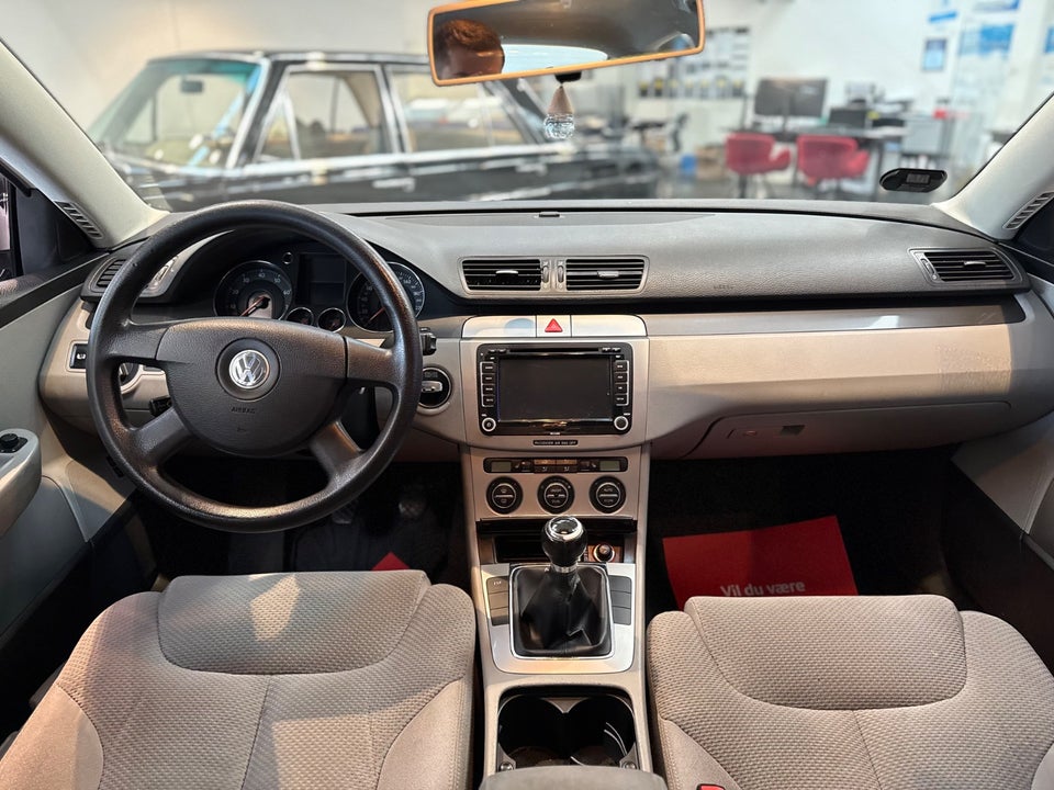 VW Passat 2,0 FSi Comfortline 4d