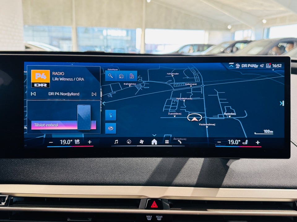 BMW iX xDrive40 Supercharged 5d