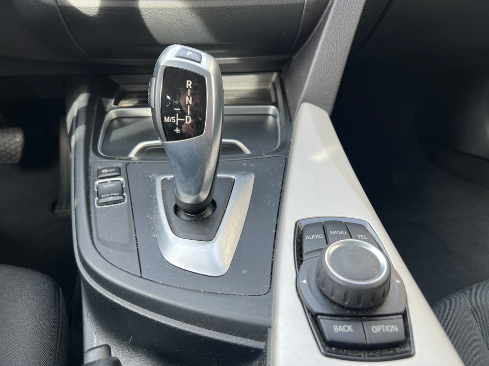 BMW 320d 2,0  4d
