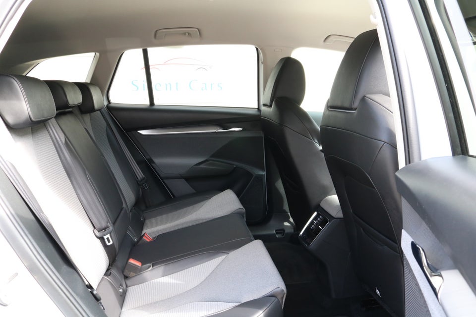 Skoda Enyaq 80 iV Loft 5d