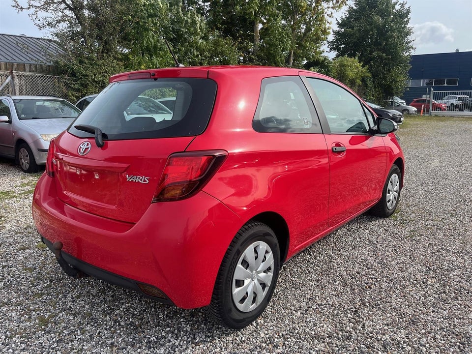 Toyota Yaris 1,0 VVT-i T1 3d