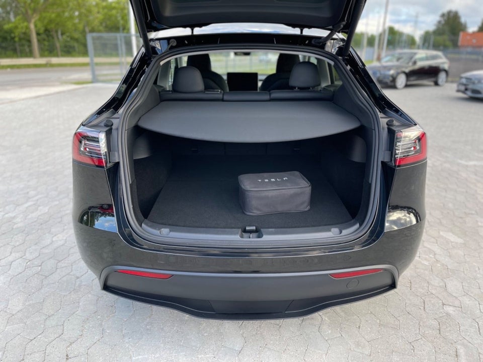 Tesla Model Y RWD 5d