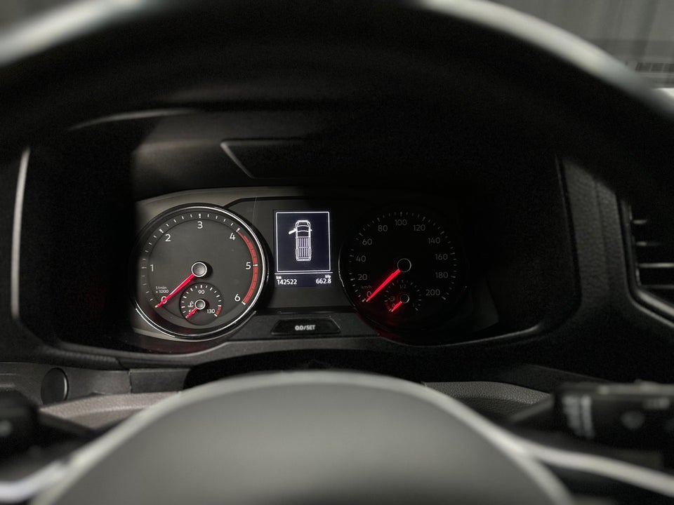 VW Crafter 35 2,0 TDi 177 Kassevogn L3H3 aut.