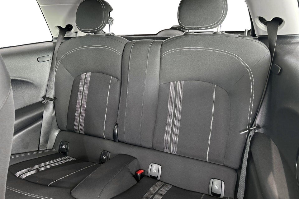 MINI Cooper SE Essential 3d